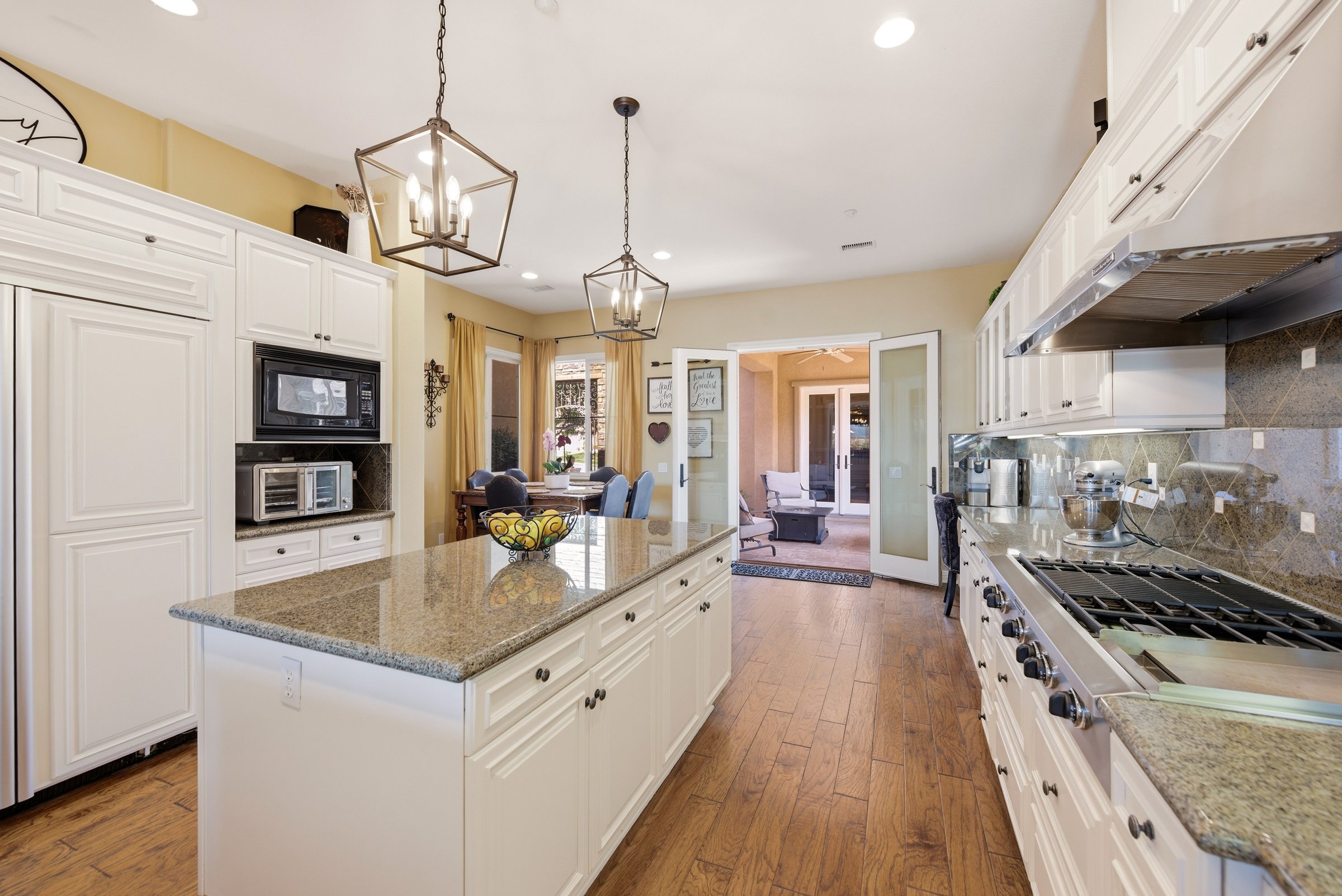 Kitchen with center island