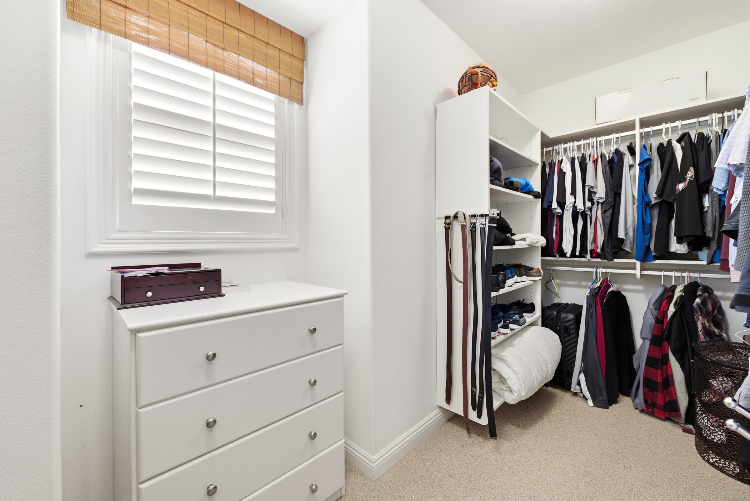 Walk-in closet